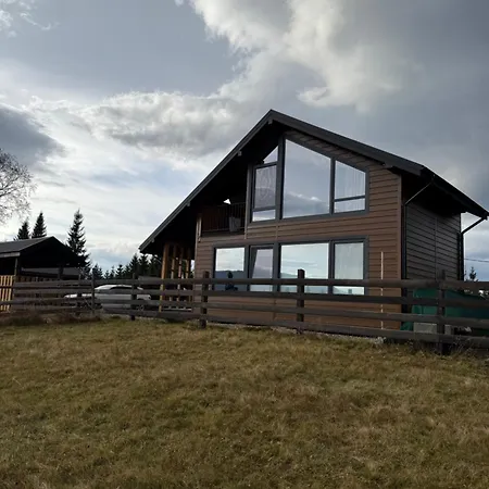 1084 метри над рівнем моря Chalet